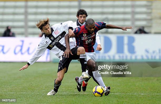 Daniele Galloppa of Parma FC competes for the ball with Marcelo Zalayeta of Bologna FC during the Serie A match between Parma and Bologna at Stadio...