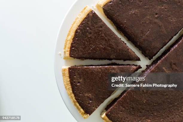 high angle view of chocolate pie - pie stockfoto's en -beelden