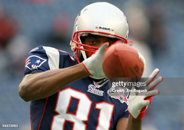 Randy Moss of the New England Patriots warms up against the Carolina Panthers at Gillette Stadium on December 13, 2009 in Foxboro, Massachusetts.