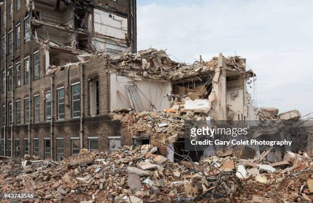 partly demolished large building - collapsing stock pictures, royalty-free photos & images
