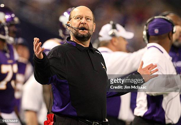 Head coach Brad Childress of the Minnesota Vikings reacts on the sidelines against the Cincinnati Bengals on December 13, 2009 at Hubert H. Humphrey...