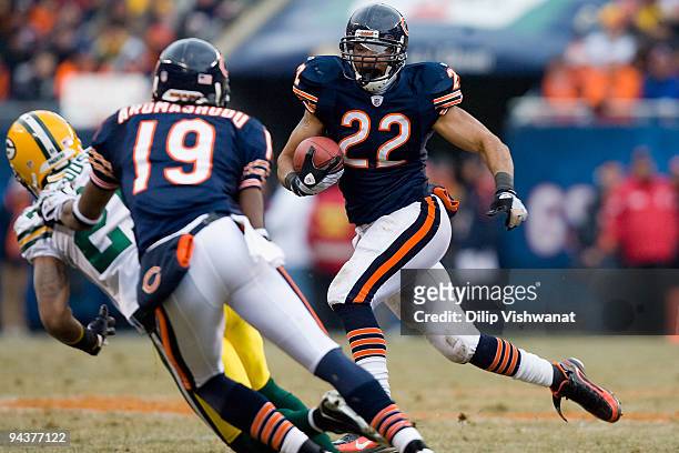Matt Forte of the Chicago Bears rushes against the Green Bay Packers at Soldier Field on December 13, 2009 in Chicago, Illinois. The Packers beat the...