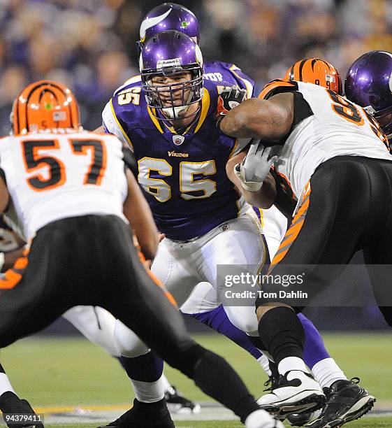 John Sullivan of the Minnesota Vikings blocks during an NFL game against the Cincinnati Bengals at the Mall of America Field at Hubert H. Humphrey...