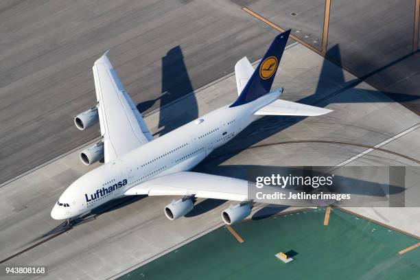 lufthansa airbus a380 - airbus a380 stock pictures, royalty-free photos & images