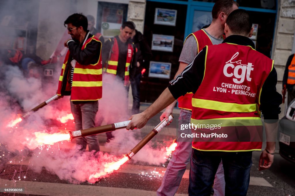 Railways unions protest in Lyon