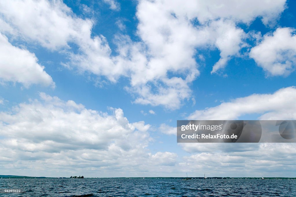 Majestic Wolkengebilde-blauen Himmel, weiße Wolken (XXL