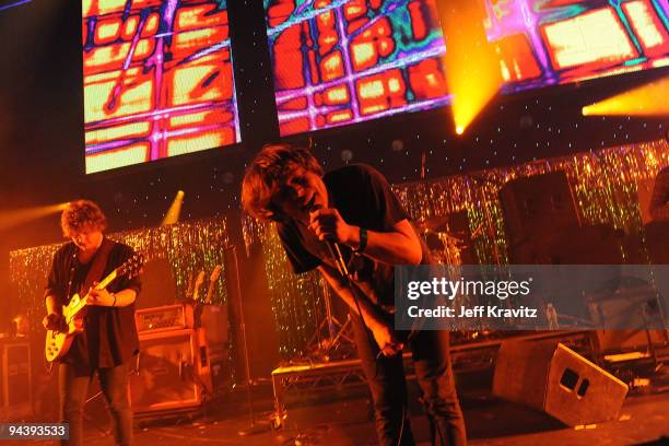 Cage the Elephant performs at KROQ's Almost Acoustic Christmas 2009 - Day 2 on December 13, 2009 in Universal City, California.