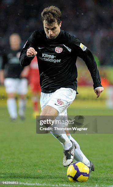 Andreas Ivanschitz of Mainz runs with the ball during the Bundesliga match between FSV Mainz 05 and VFB Stuttgart at Bruchweg Stadium on December 13,...