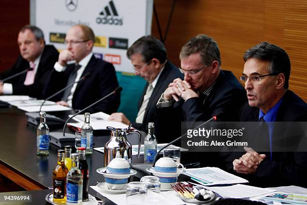 Press Officer Harald Stenger, Matthias Sammer, Sports Director of the German Football Association , DFB General Secretary Wolfgang Niersbach, DFB...