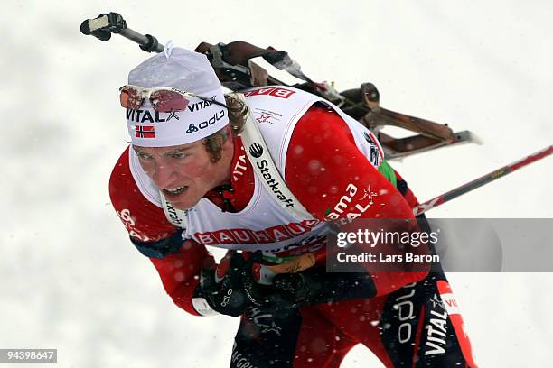 Alexander Os of Norway competes during the Men's 10 km Sprint in the IBU Biathlon World Cup on December 11, 2009 in Hochfilzen, Austria.