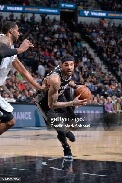 Willie Cauley-Stein of the Sacramento Kings handles the ball against the San Antonio Spurs on April 9, 2018 at the AT&T Center in San Antonio, Texas....