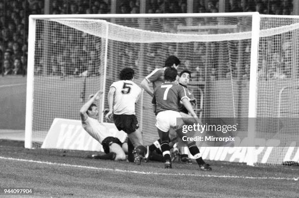 English League Division One match at The Manor Ground, Oxford United 2 v Manchester United 0, 8th November 1986.