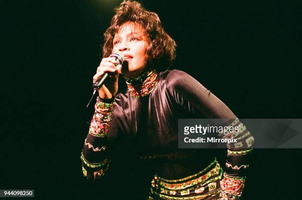 Whitney Houston in Concert at Earls Court Exhibition Centre, London, 5th November 1993. The Bodyguard World Tour 1993.