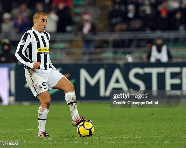 Fabio Cannavaro of Juventus FC in action during the Serie A match between AS Bari and Juventus FC at Stadio San Nicola on December 12, 2009 in Bari,...