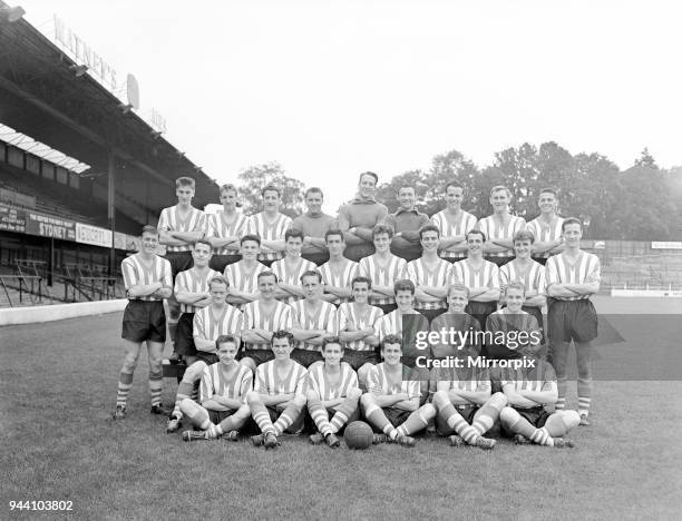 Southampton FC Football Players, 1958 - 1959 Season, 19th August 1958, Back Row L2R Colin Holmes, Ron Davies, Tommy Trainor, Tony Godfrey, Bryan...