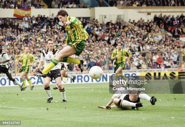 English League Division Two Play Off Final at Wembley Stadium, West Bromwich Albion 3 v Port Vale 0, West Brom's Andy Hunt leaps over Dean Glover,...