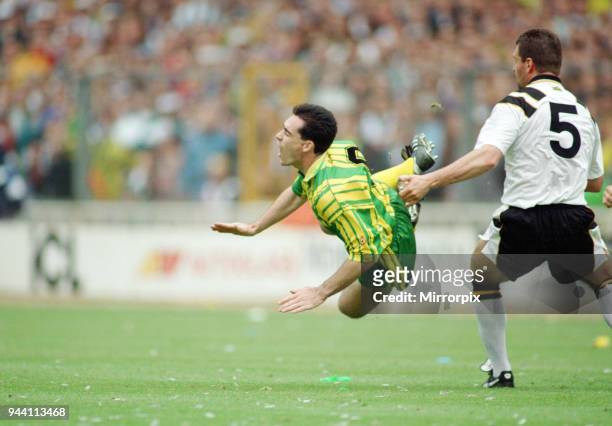English League Division Two Play Off Final at Wembley Stadium, West Bromwich Albion 3 v Port Vale 0, Action during the match, 30th May 1993.