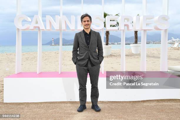 Gael Garcia Bernal attends "Aqui En La Tierra" Photocall during the 1st Cannes International Series Festival on April 10, 2018 in Cannes, France.