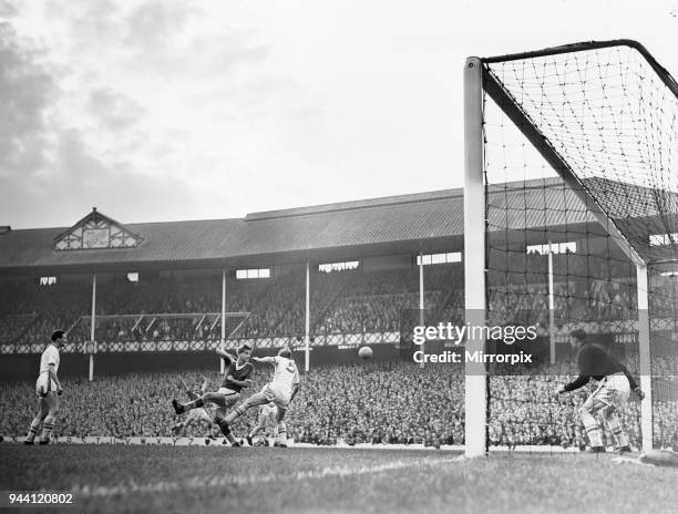 English League Division One match at Goodison Park, Everton 3 v Leeds United 2. Dave Hickson of Everton goes for a cross from O Hara challenged by...