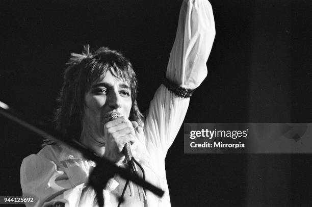 Rod Stewart European Tour 1976, Forest National Arena, aka Vorst Nationaal, Brussels, Belgium, Thursday 11th November 1976, Our picture shows , Rod...