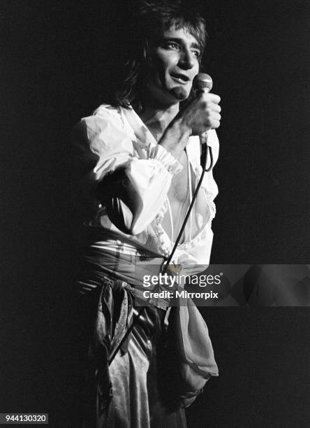 Rod Stewart European Tour 1976, Forest National Arena, aka Vorst Nationaal, Brussels, Belgium, Thursday 11th November 1976, Our picture shows , Rod...
