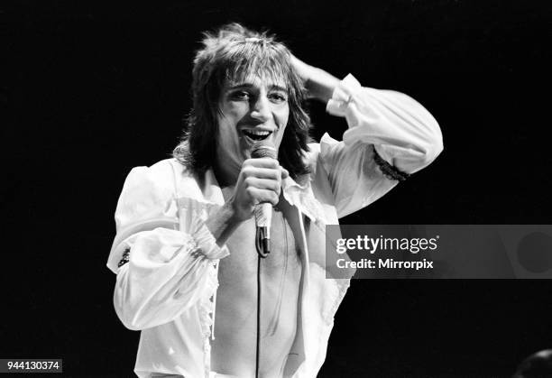 Rod Stewart European Tour 1976, Forest National Arena, aka Vorst Nationaal, Brussels, Belgium, Thursday 11th November 1976, Our picture shows , Rod...