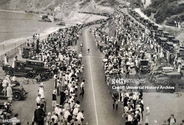 Photograph of the 100km road race at the 1932 Olympic games.