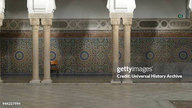 The Grande Mosquee de Paris , is located in the 5th arrondissement and is one of the largest mosques in France.