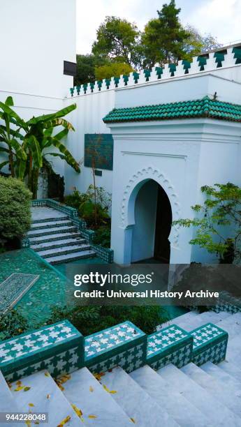 The Grande Mosquee de Paris , is located in the 5th arrondissement and is one of the largest mosques in France.