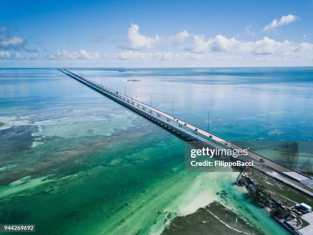 puente en los cayos de la florida desde punto de vista de abejón - seven mile bridge fotografías e imágenes de stock