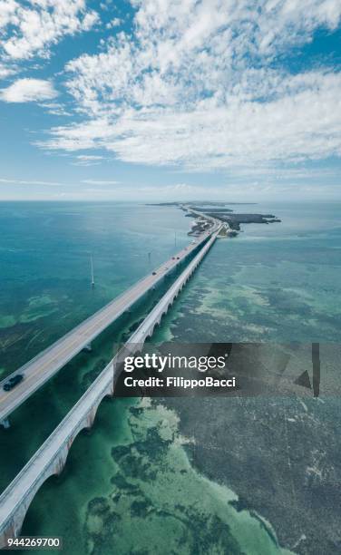 seven mile bridge in florida keys - overseas highway stock pictures, royalty-free photos & images