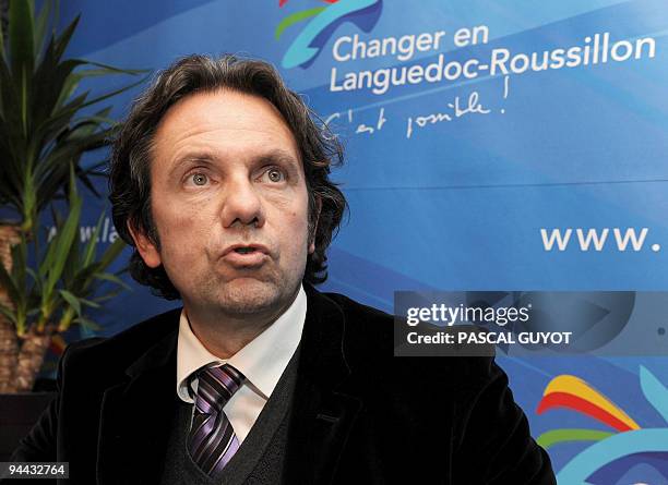 Le porte-parole de l'UMP Frédéric Lefebvre répond aux quetions des journalistes, le 14 décembre 2009 à Montpellier, pour réagir à la plainte pour...