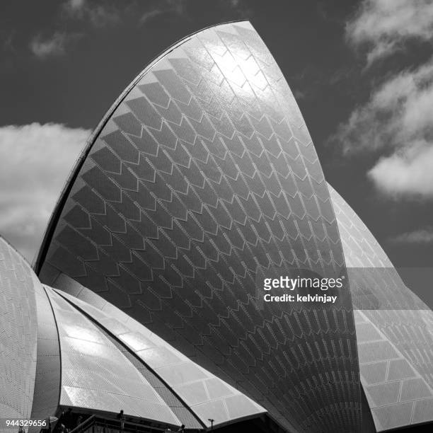 sydney opera house in sydney, australien - kelvinjay stock-fotos und bilder