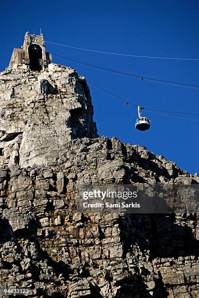 table mountain cable car - cape town cable car stock pictures, royalty-free photos & images