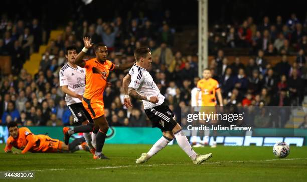 Stefan Johansen of Fulham scores his sides first goal during the Sky Bet Championship match between Fulham and Reading at Craven Cottage on April 10,...
