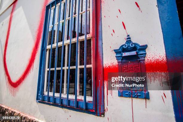 The facade of the Patio do Colegio, a building of great historical importance located in the center of São Paulo, dawned on 10 April 2018. The phrase...