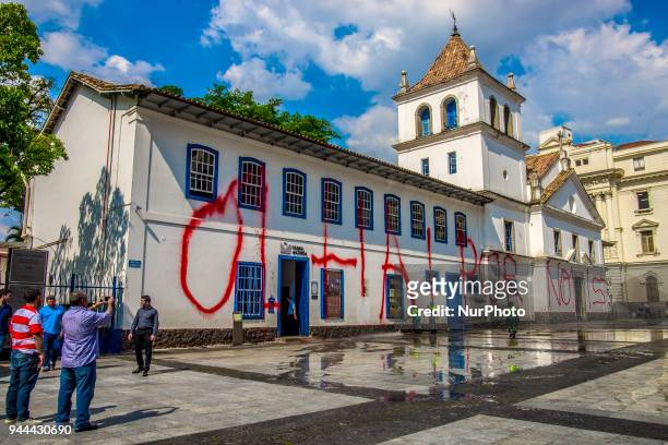 The facade of the Patio do Colegio, a building of great historical importance located in the center of São Paulo, dawned on 10 April 2018. The phrase...