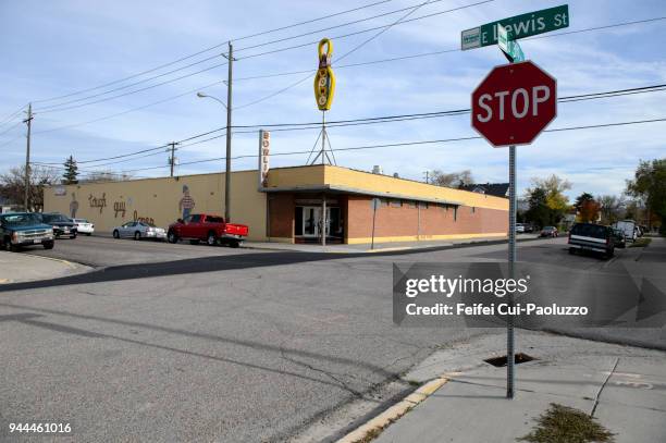 stop sign and city street at pocatello, idaho, usa - pocatello stock pictures, royalty-free photos & images