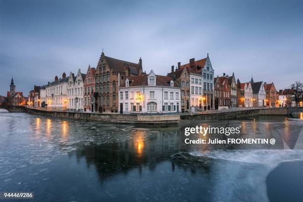 spiegelrei, brugge - bruges stockfoto's en -beelden