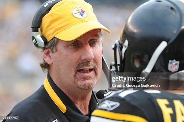 Linebackers coach Keith Butler of the Pittsburgh Steelers talks with linebacker James Farrior during a game against the Cincinnati Bengals at Heinz...