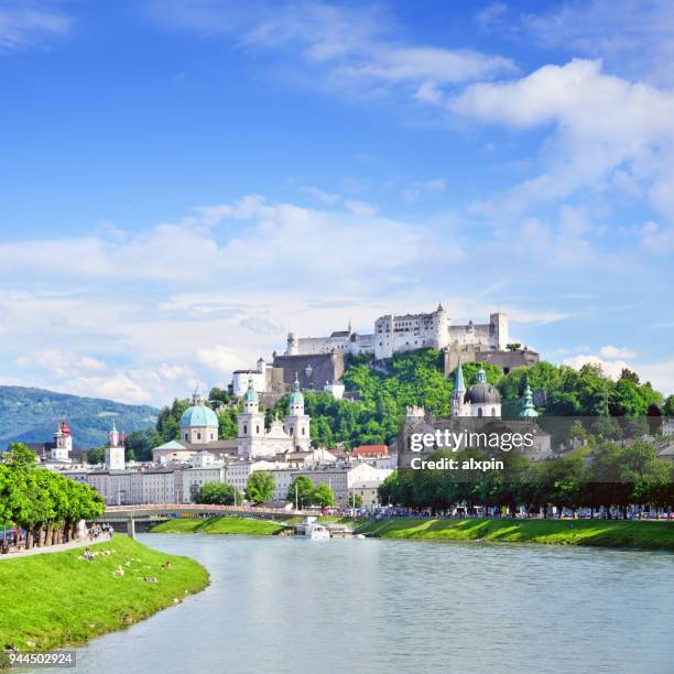 salzburg, austria - rio salzach imagens e fotografias de stock