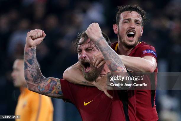 Daniele De Rossi, Alessandro Florenzi of AS Roma celebrate the qualification for the semis following the UEFA Champions League Quarter Final second...