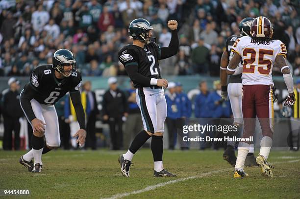 Kicker David Akers of the Philadelphia Eagles celebrates the game winning field goal during the game against the Washington Redskins on November 29,...