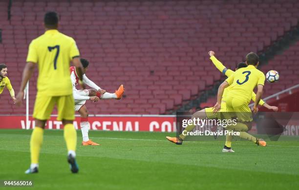 Tyreece John-Jules scores Arsenal's 1st goal during the match between Arsenal U23 and Villarreal U23 at Emirates Stadium on April 10, 2018 in London,...