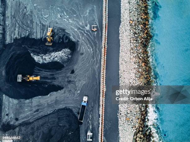 coal mineral exploitation - mining pollution stock pictures, royalty-free photos & images