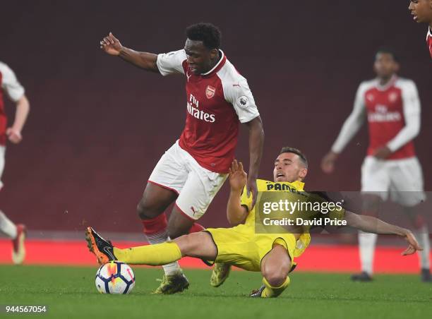 Tolaji Bola of Arsenal takes on Garcia Lugea Imanol of Villarreal during the match between Arsenal U23 and Villarreal U23 at Emirates Stadium on...