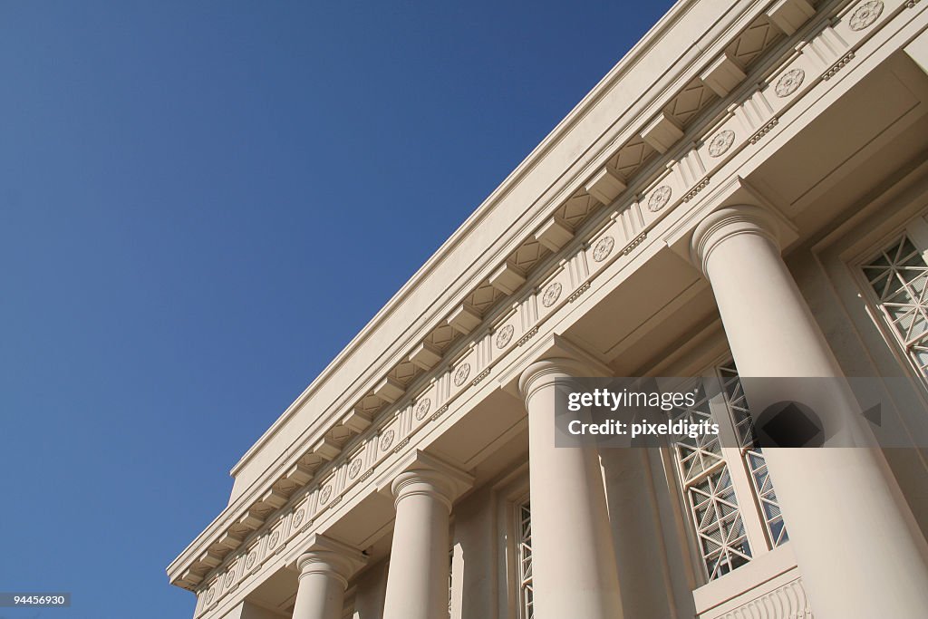 Columned edificio horizontal