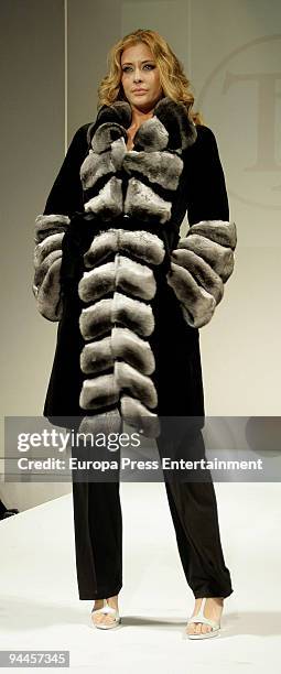 Elisabeth Reyes attends the fashion catwalk by Tony Hernandez on December 14, 2009 in Madrid, Spain.