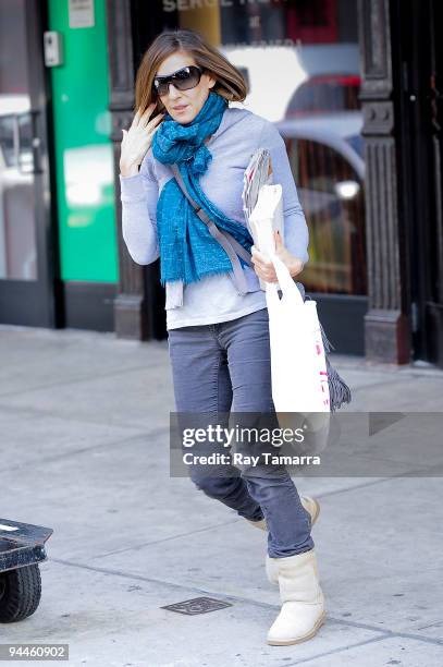 Actress Sarah Jessica Parker leaves the Serge Normant at John Frieda Salon on December 14, 2009 in New York City.