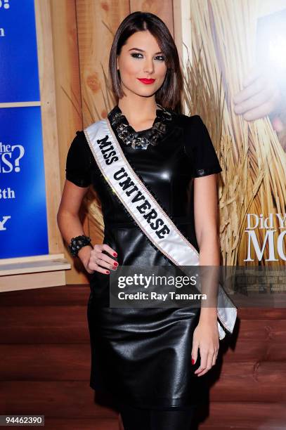 Miss Universe Stefania Fernandez attends the "Did You Hear About the Morgans?" New York premiere at Ziegfeld Theatre on December 14, 2009 in New York...